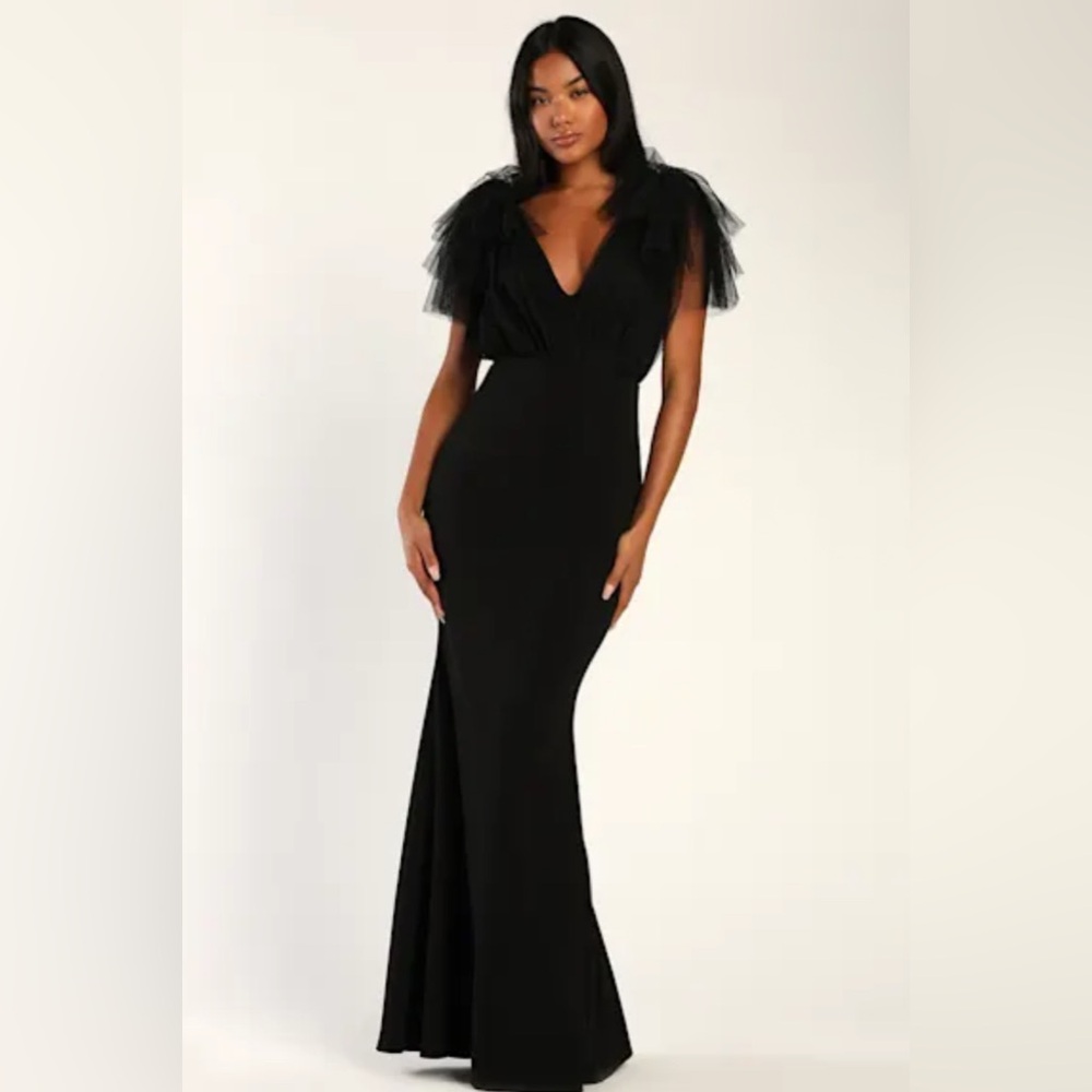 Lulu's Black Tulle-Shoulder Maxi Dress